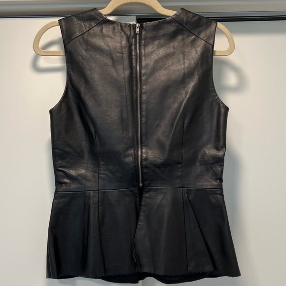 CÖ Faux Leather Peplum Sleeveless Top, S‎ - Picture 3 of 11